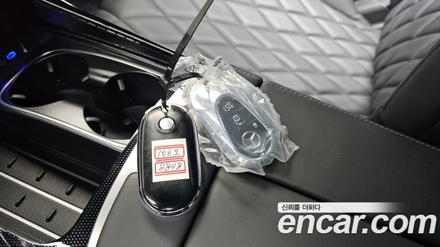 Mercedes-Benz S-Class 2025 — photo 21