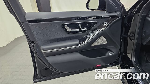 Mercedes-Benz S-Class 2025 — photo 14