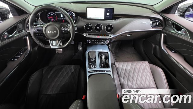 Kia Stinger 2023 — photo 10