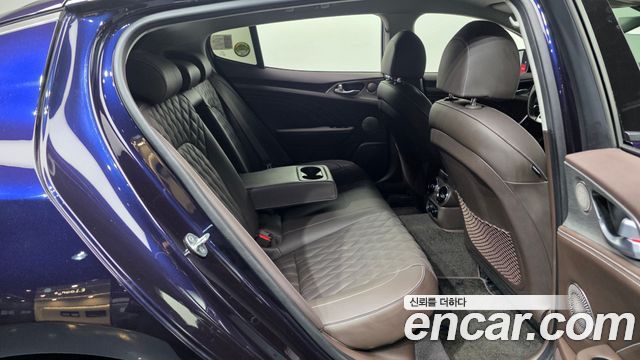 Kia Stinger 2023 — photo 18