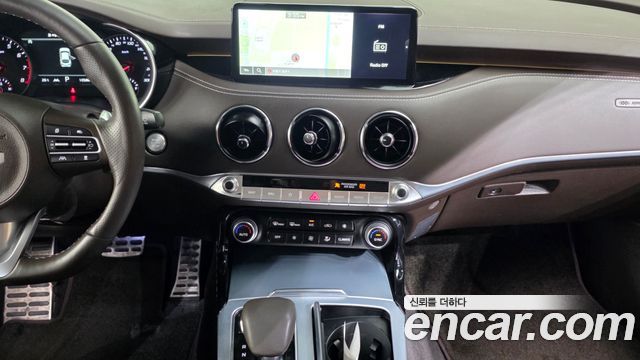 Kia Stinger 2023 — photo 20