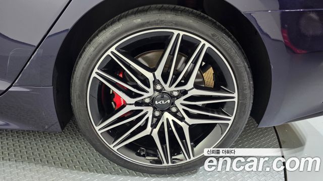 Kia Stinger 2023 — photo 7