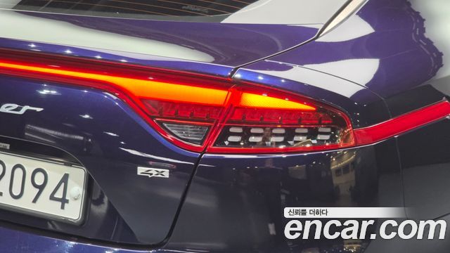 Kia Stinger 2023 — photo 9