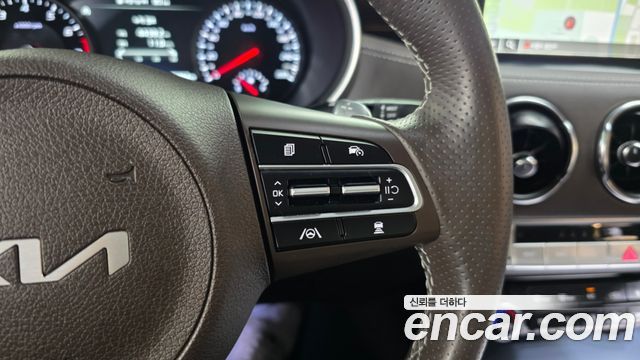 Kia Stinger 2023 — photo 27