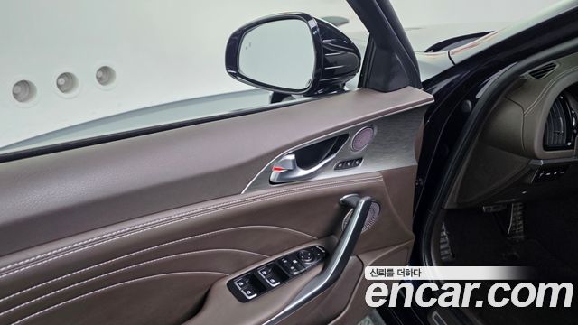 Kia Stinger 2023 — photo 28