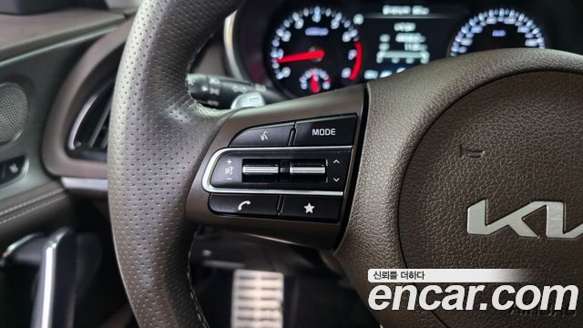 Kia Stinger 2023 — photo 35