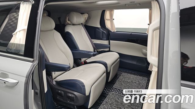 Kia Canival 2025 — photo 18