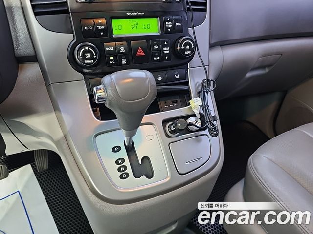 Kia Canival 2013 — photo 8