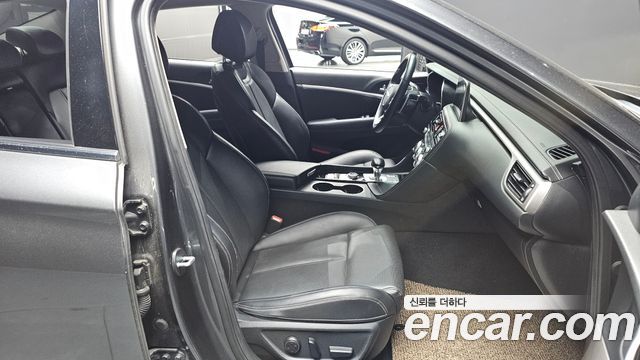 Genesis G70 2018 — photo 10