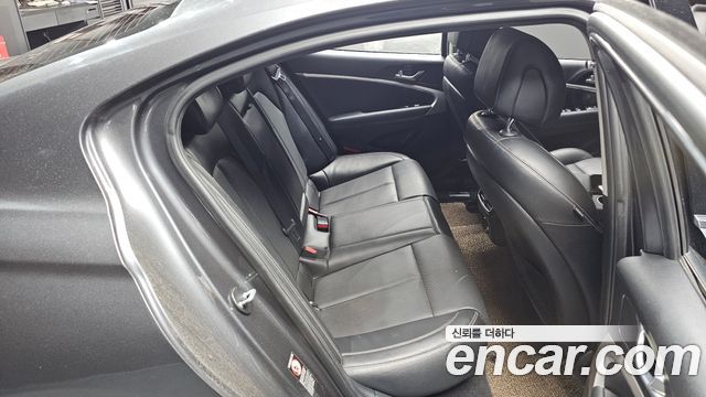 Genesis G70 2018 — photo 11