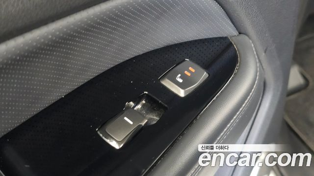 KG Mobility Rexton 2018 — photo 25