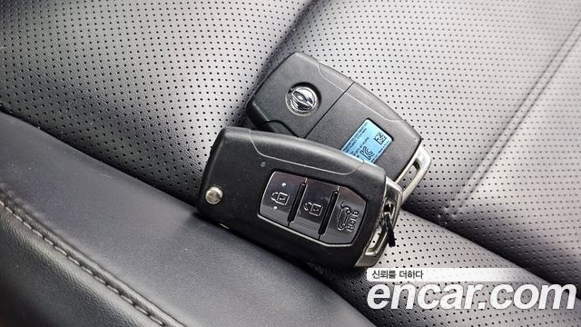 KG Mobility Rexton 2018 — photo 32