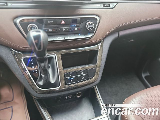 Hyundai Starex 2020 — photo 10