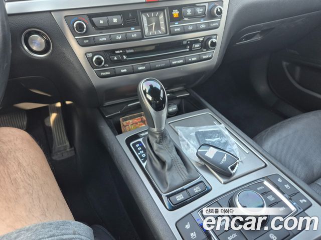 Hyundai Genesis 2016 — photo 9