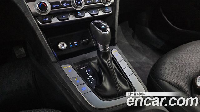 Hyundai AVANTE 2019 — photo 12