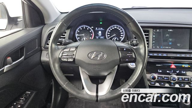 Hyundai AVANTE 2019 — photo 19