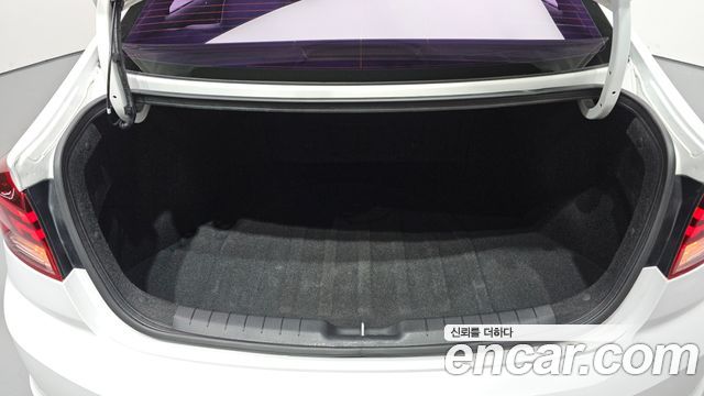Hyundai AVANTE 2019 — photo 26