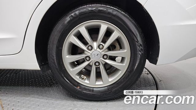 Hyundai AVANTE 2019 — photo 7