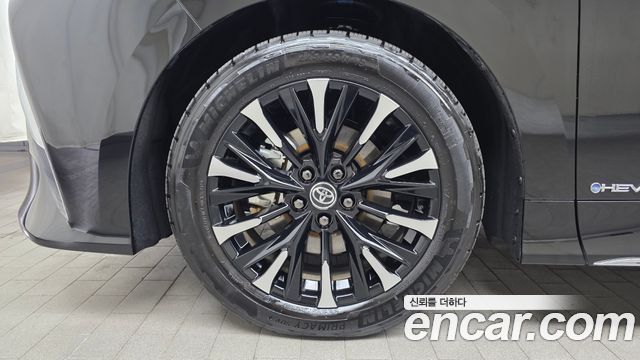 Toyota Alphard 2025 — photo 5
