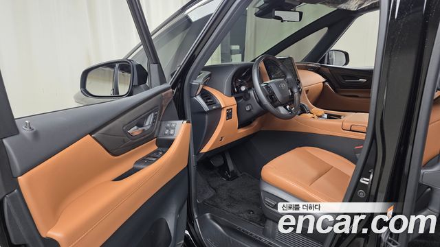 Toyota Alphard 2025 — photo 13