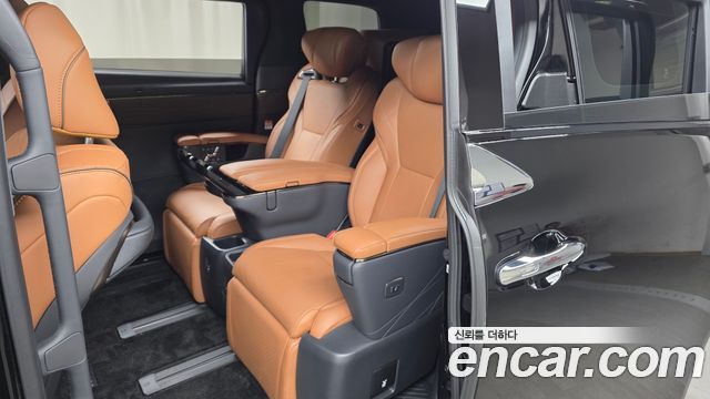 Toyota Alphard 2025 — photo 18