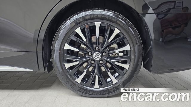 Toyota Alphard 2025 — photo 7