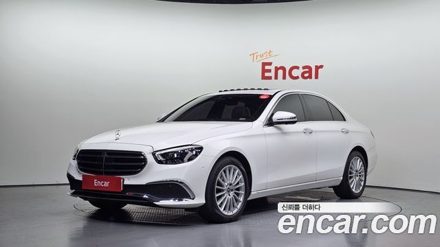 Mercedes-Benz E-Class 2022 — photo 1