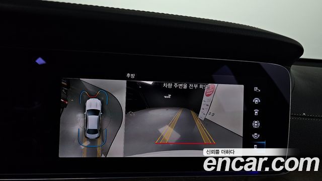 Mercedes-Benz E-Class 2022 — photo 16