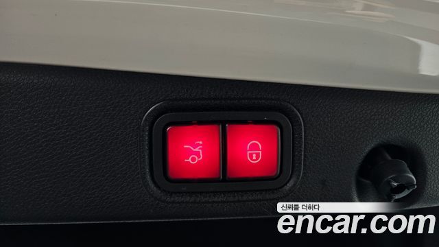 Mercedes-Benz E-Class 2022 — photo 20