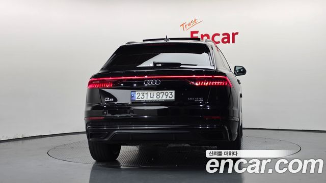 Audi Q8 2023 — photo 4