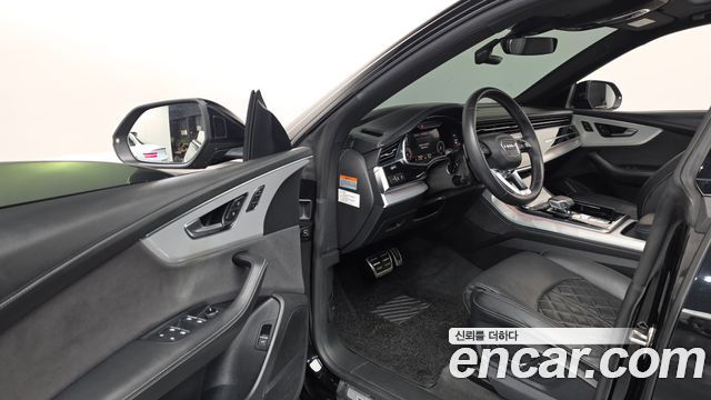 Audi Q8 2023 — photo 10