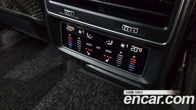 Audi Q8 2023 — photo 19