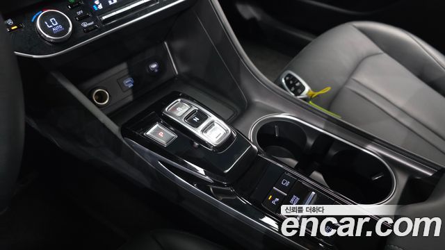 Hyundai Sonata 2022 — photo 12