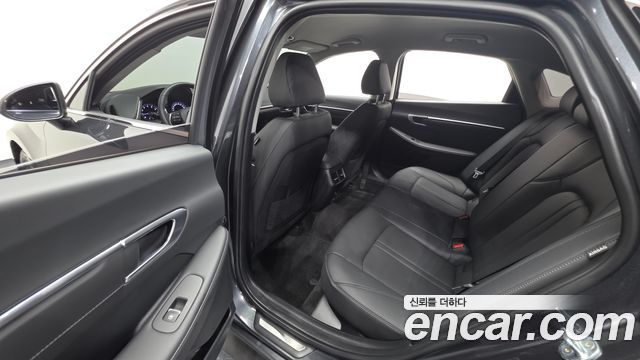 Hyundai Sonata 2022 — photo 18