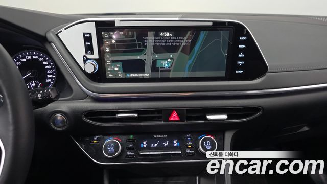 Hyundai Sonata 2022 — photo 20