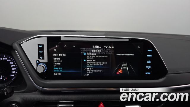 Hyundai Sonata 2022 — photo 32
