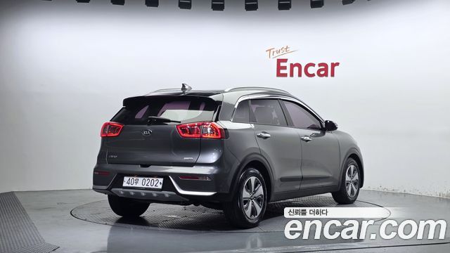 Kia Niro 2017 — photo 2