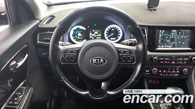 Kia Niro 2017 — photo 13