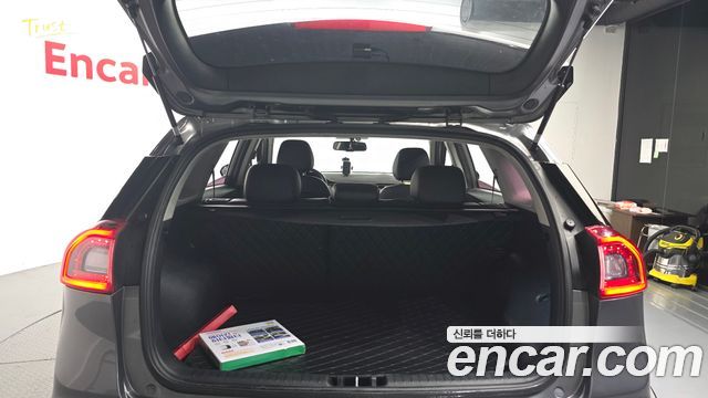 Kia Niro 2017 — photo 20