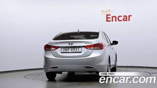 Hyundai AVANTE 2012 — photo 4