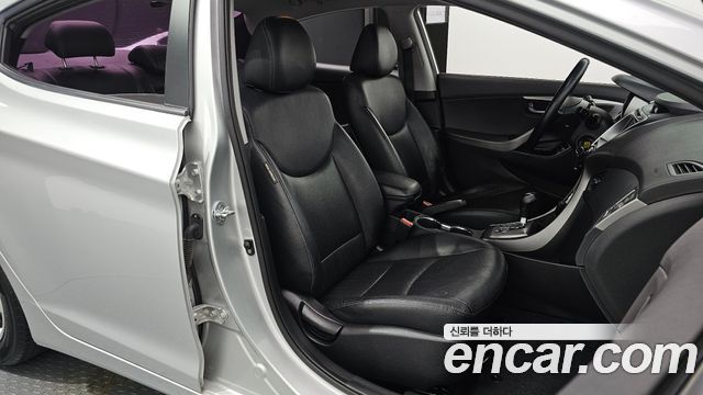 Hyundai AVANTE 2012 — photo 11