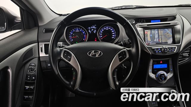 Hyundai AVANTE 2012 — photo 13