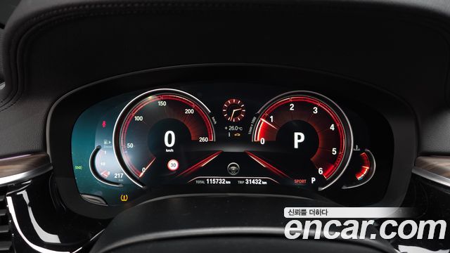 BMW 5-Series 2017 — photo 11