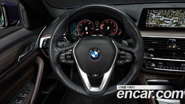 BMW 5-Series 2017 — photo 19