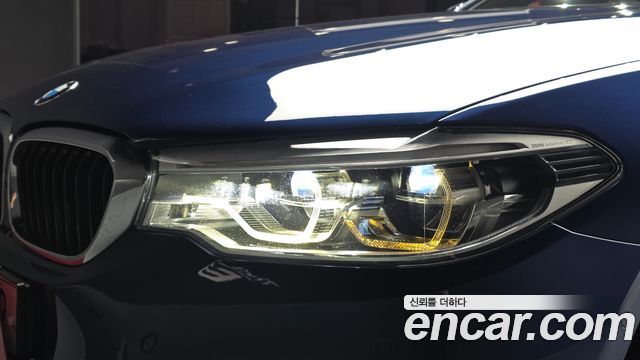 BMW 5-Series 2017 — photo 8