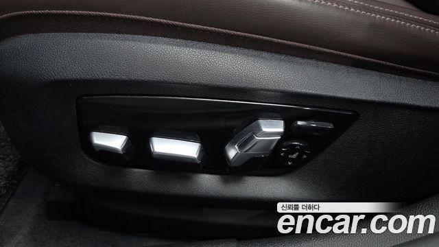 BMW 5-Series 2017 — photo 36