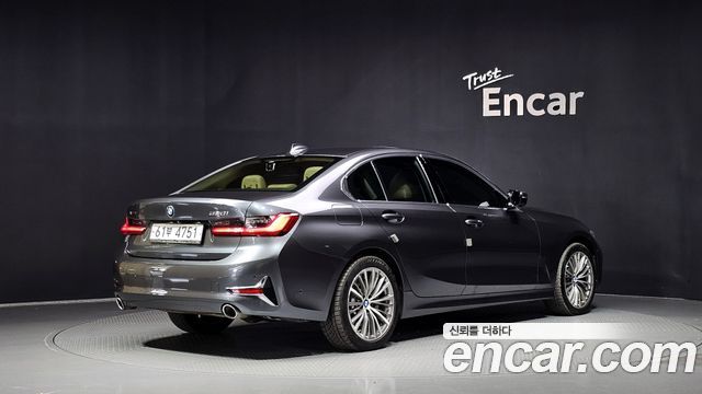 BMW 3-Series 2019 — photo 2