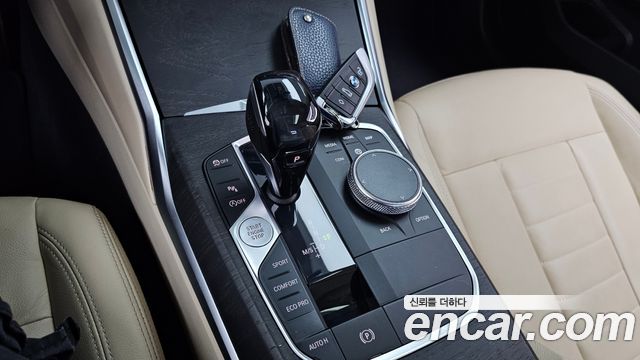 BMW 3-Series 2019 — photo 12