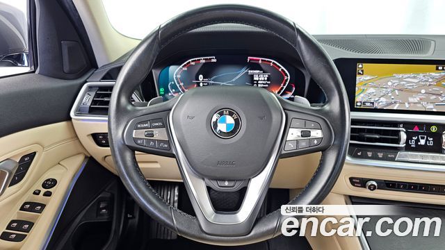 BMW 3-Series 2019 — photo 19