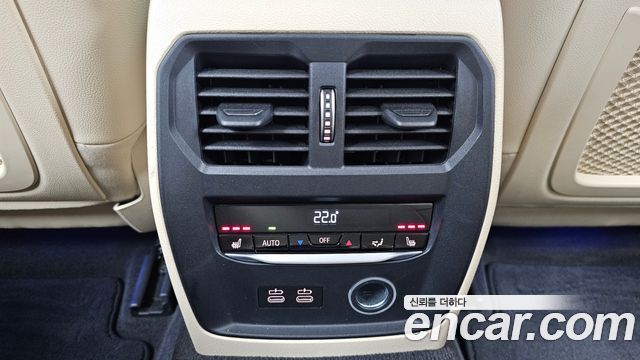 BMW 3-Series 2019 — photo 24